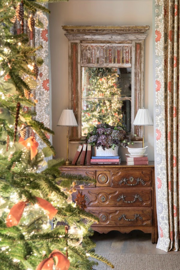 Beautiful Christmas decor inspiration! #christmasdecor #interiordesign #decoratingideas #holiday