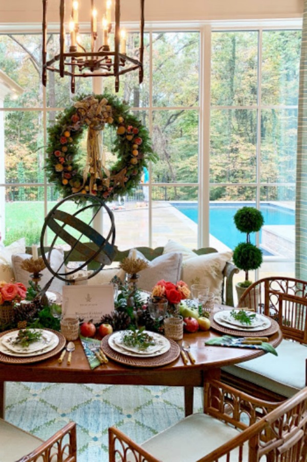 Beautiful Christmas decor and holiday decorated interiors in the Atlanta Home for the Holidays 2018 Showhouse! #christmasdecor #showhouse #holidaydecor 