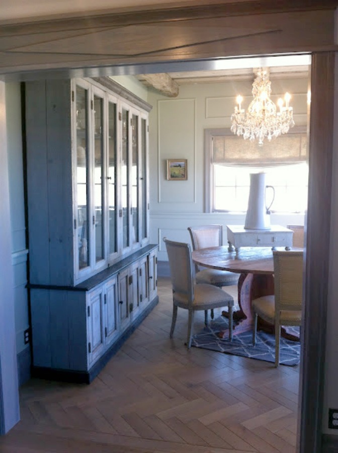 Dining room. Breathtaking French cottage in Utah by Desiree Ashworth of Decor de Provence. French country interior design inspiration awaits in this house tour with rustic decor, Gustavian influences, and European country charm! #frenchcottage #frenchcountry #interiordesign