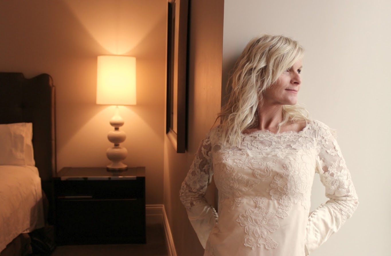 Michele of Hello Lovely Studio in a 1960s lace wedding gown. #hellolovelystudio #1960s #weddinggown