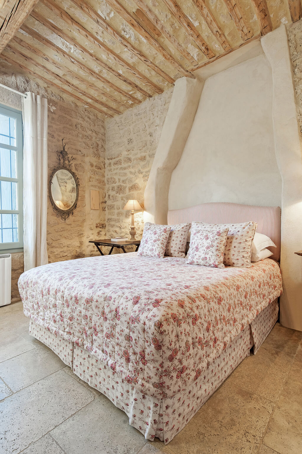 A beautiful French fantasy awaits with rustic elegance in the South of France! House Tour: Inspiring Provence French Farmhouse will delight with images of French country Old World inspiration. #frenchcountry #provence #frenchfarmhouse #housetour #interiordesign #rusticdecor