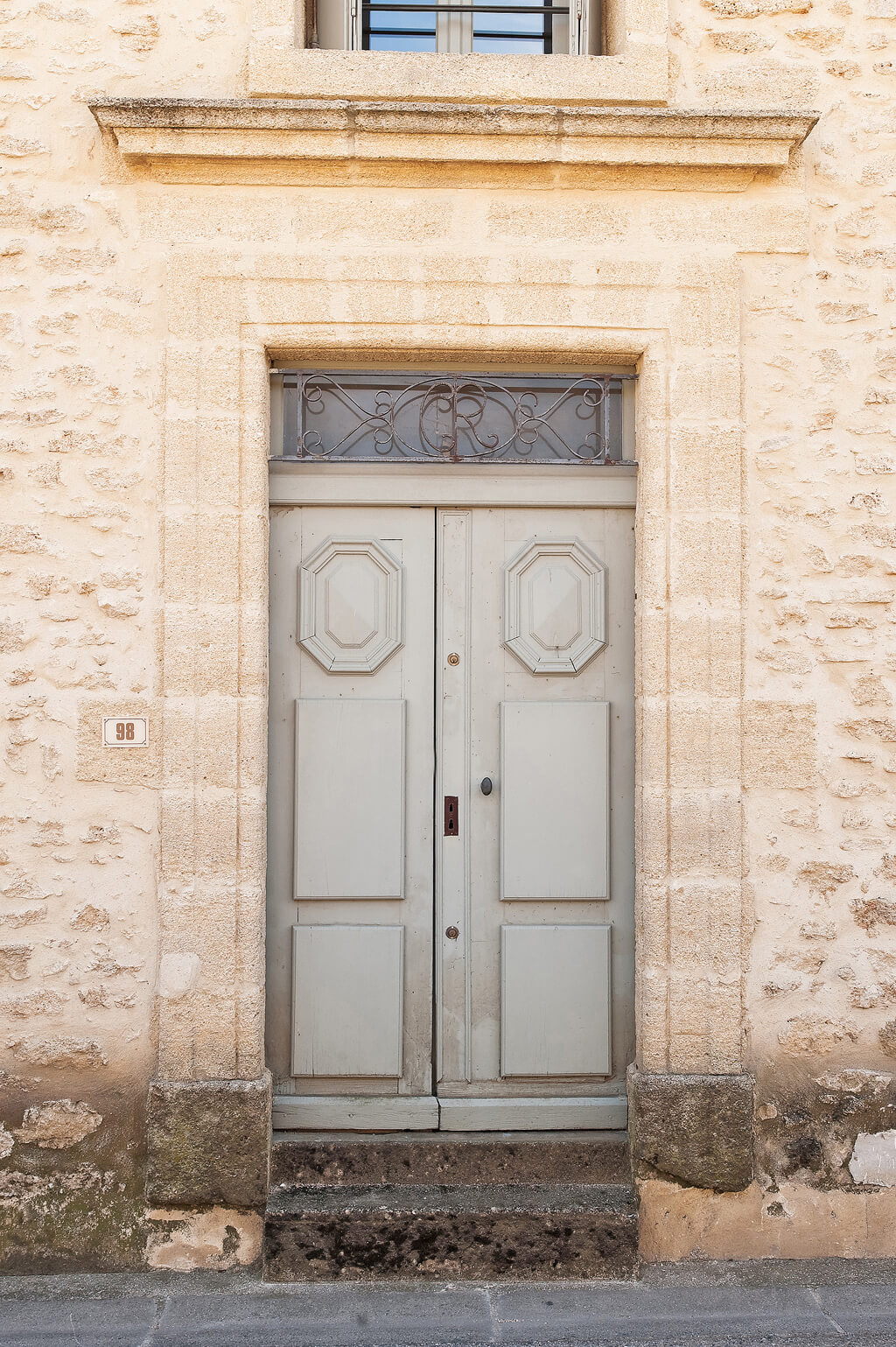 A beautiful French fantasy awaits with rustic elegance in the South of France! House Tour: Inspiring Provence French Farmhouse will delight with images of French country Old World inspiration. #frenchcountry #provence #frenchfarmhouse #housetour #interiordesign #rusticdecor