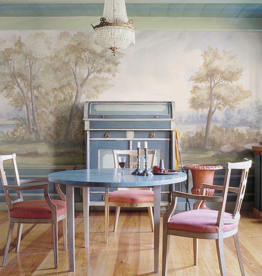Calmsden Warm wallpaper mural by Susan Harter in a dining room. Muted and sophisticated colors in this beautifully inspiring interior design. #mural #trompeloeil #wallpaper #susanharter