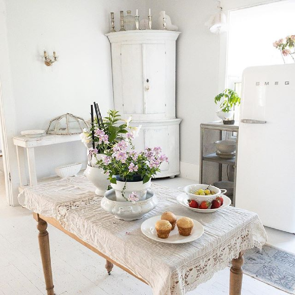 All white Nordic French decor in a darling Swedish immigrant's cottage - My Petite Maison. #whitedecor #allwhite #nordicfrench #shabbychic #interiordesign #whitecottage #frenchnordic