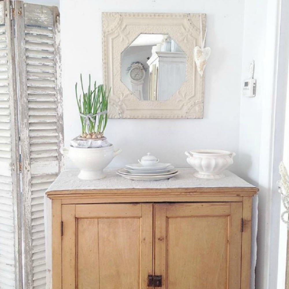 French Nordic style vignette by My Petite Maison. Pale and Lovely European Country White Interiors to Inspire with photo gallery. #frenchfarmhouse #interiordesign #frenchcountry