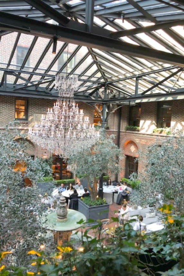 RH Gallery Chicago offers gorgeous architectural and interior design inspiration from Restoration Hardware. See Hello Lovely Studio's photos, including the amazing courtyard dining of Three Arts Club Cafe.