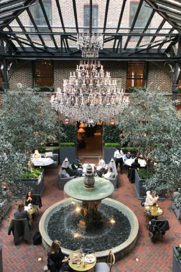 RH Gallery Chicago offers gorgeous architectural and interior design inspiration from Restoration Hardware. See Hello Lovely Studio's photos, including the amazing courtyard dining of Three Arts Club Cafe.