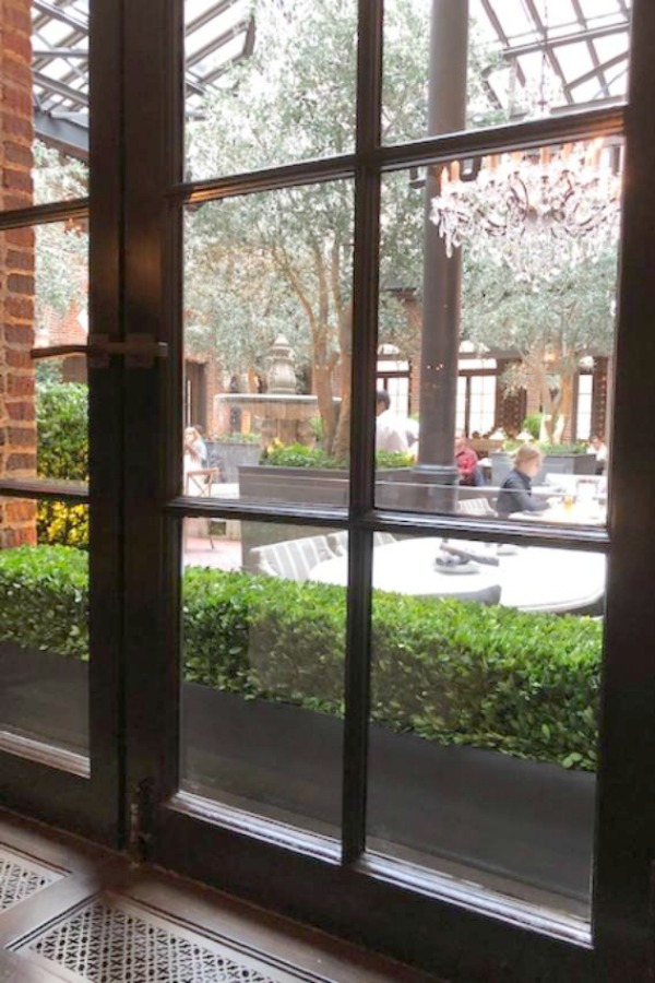 RH Gallery Chicago offers gorgeous architectural and interior design inspiration from Restoration Hardware. See Hello Lovely Studio's photos, including the amazing courtyard dining of Three Arts Club Cafe.