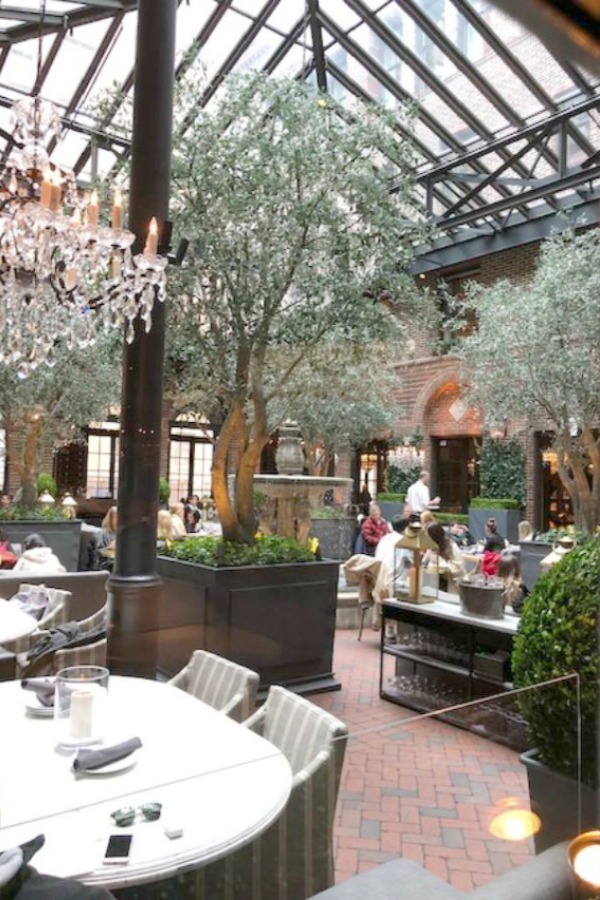 RH Gallery Chicago offers gorgeous architectural and interior design inspiration from Restoration Hardware. See Hello Lovely Studio's photos, including the amazing courtyard dining of Three Arts Club Cafe.