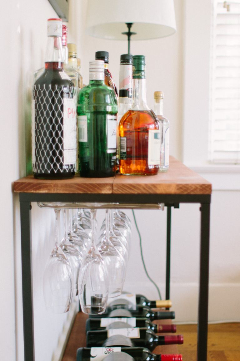 Lifestyle 365's Ikea hack of a Vittsjo laptop table into a bar.