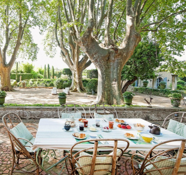 Hello Lovely French Château Mirielle in Provence! Old World style interiors and charming gardens in Provence. #provence #chateau #interiordesign #gardendesign #vacationvilla #luxuryvilla #luxurioushome #frenchcountry #countryfrench #frenchhome