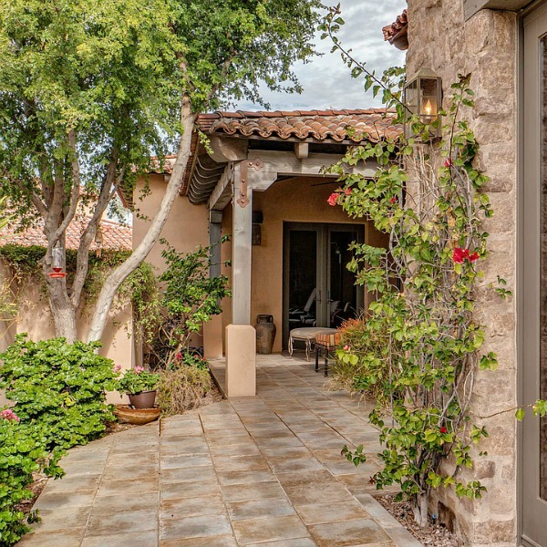 Beautiful Tuscan and French farmhouse design inspiration from an Arizona home with rustic elegance design details.