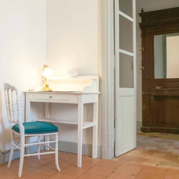 Classic French apartment with luxurious interiors has been fully renovated to high standards in Carcassonne, France and is available to rent - L'ancienne Tannerie.