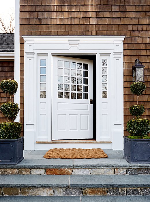 One Kings Lane Connecticut Farmhouse Showroom with modern farmhouse interior design. #traditionalstyle #farmhouse #onekingslane