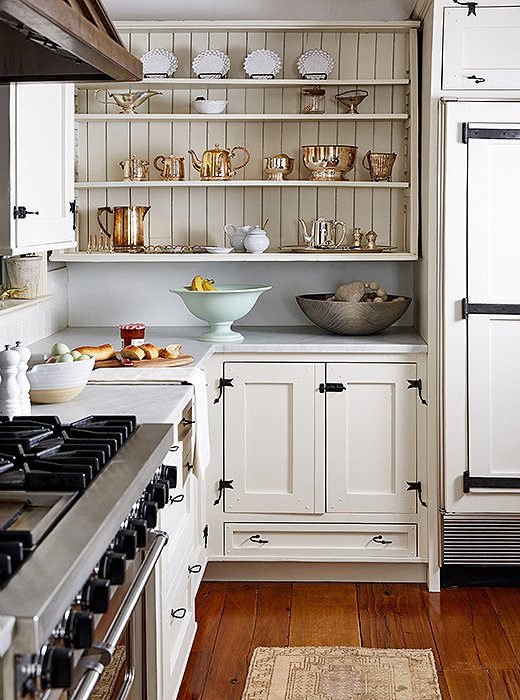 One Kings Lane Connecticut Farmhouse Showroom with modern farmhouse interior design. #traditionalstyle #farmhouse #onekingslane