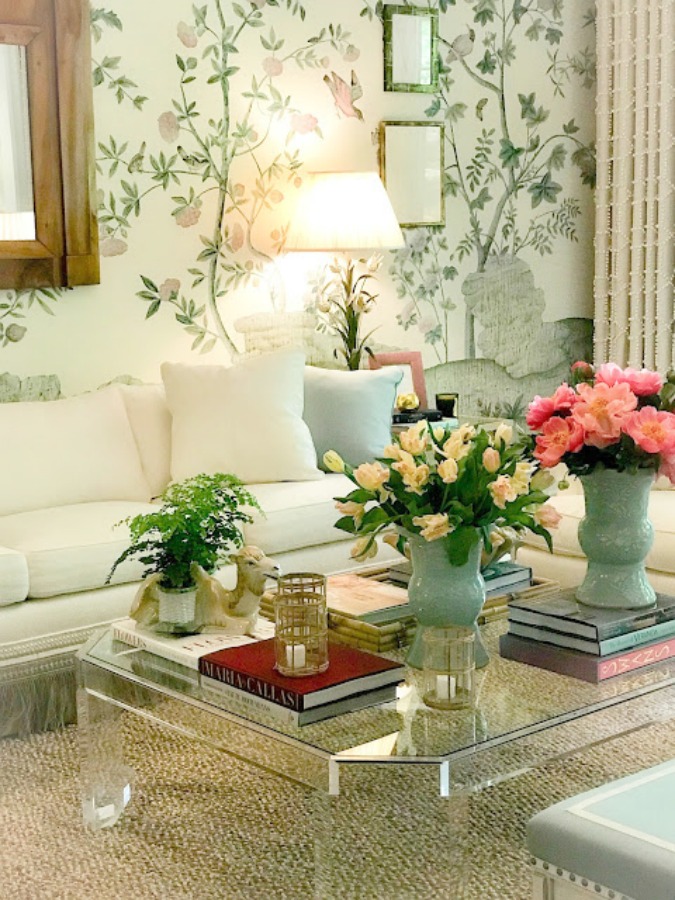 Living Room. Interior Design: Beth Webb. Wallpaper: Iksel for Schumacher; Xanadu Landscape in Bone. 2018 Southeastern Designer Showhouse in Atlanta. Photo: Sherry Hart.