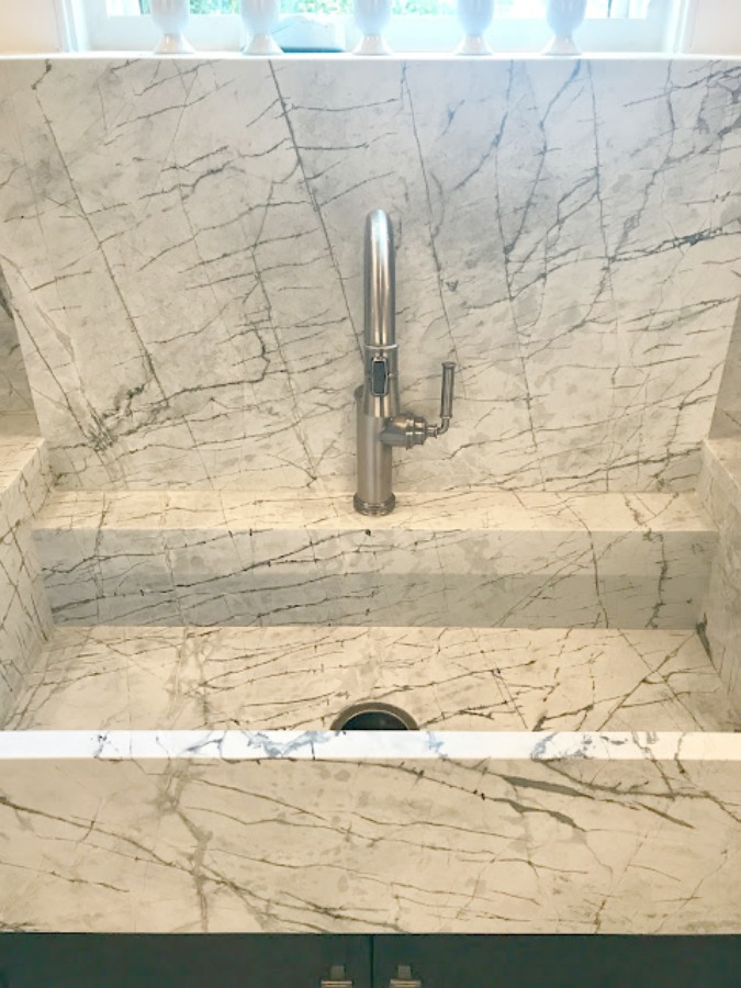 Sink detail in butler pantry. Kitchen Design: Matthew Quinn/Design Galleria. 2018 Southeastern Designer Showhouse in Atlanta. Photo: Sherry Hart.