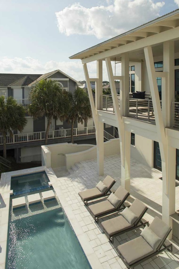 Luxurious pool design inspiration from a magnificent coastal style classic home by architect Geoff Chick. #beachhouse #coastalstyle #luxurypool #pooldesign