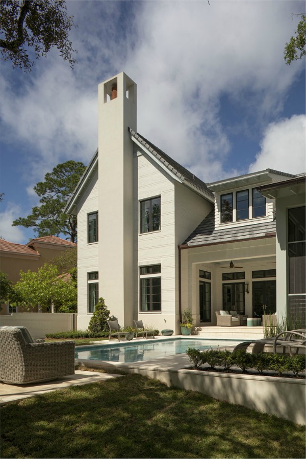 Luxurious pool design inspiration from a magnificent coastal style classic home by architect Geoff Chick. #pooldesign #beachhouse #coastalstyle #luxurypool