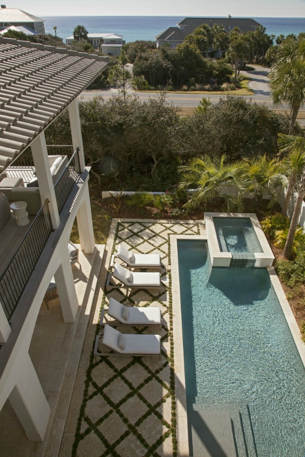 Luxurious pool design inspiration from a magnificent coastal style classic home by architect Geoff Chick. #pooldesign #beachhouse #coastalstyle #luxurypool