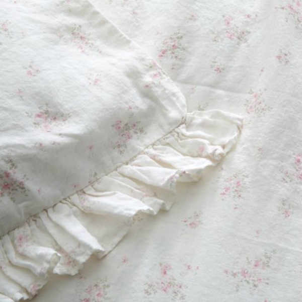 Rosabelle bedding. Shabby Chic Couture Design Inspiration from Rachel Ashwell!