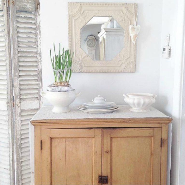 Country French Nordic Interior design, antiques, and all white decor in a lovely cottage by My Petite Maison. #frenchnordic #scandinavian #whitedecor #frenchcountry #cottagestyle #interiordesign