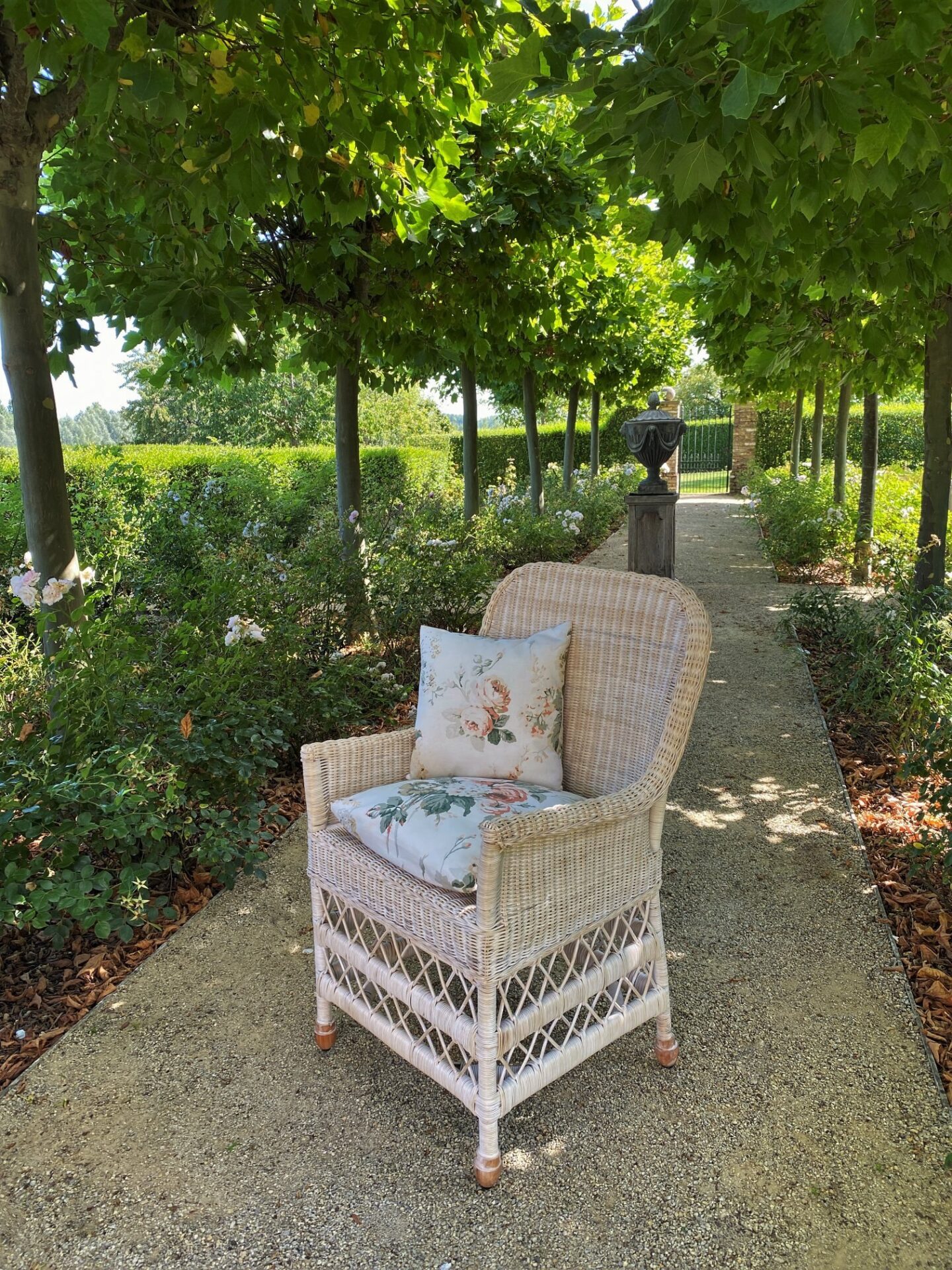 Mimi chair: Timeless design in the Belgian home and gardens of Greet Lefèvre. #belgianstyle #europeancountry