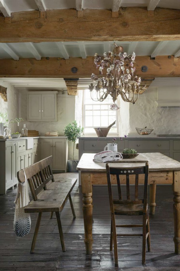 Beautifully rustic English country kitchen