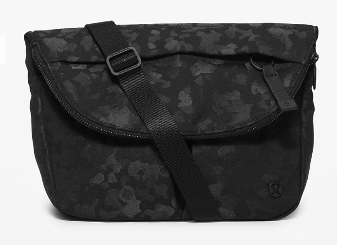 Lululemon festival bag