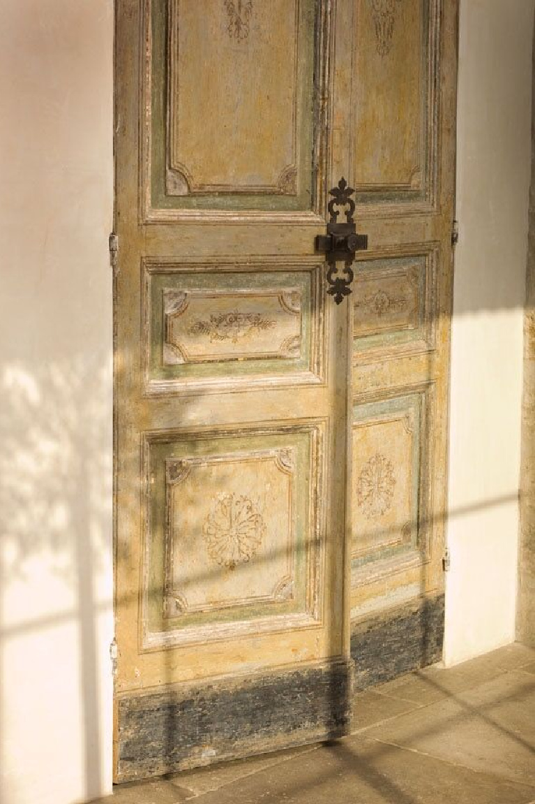 Chateau Domingue antiques and reclaimed stone in a breathtaking Houston home with interior design by Pamela Pierce. #chateaudomingue #frenchfarmhouse #interiordesign #oldworld #pamelapierce #reclaimedstone