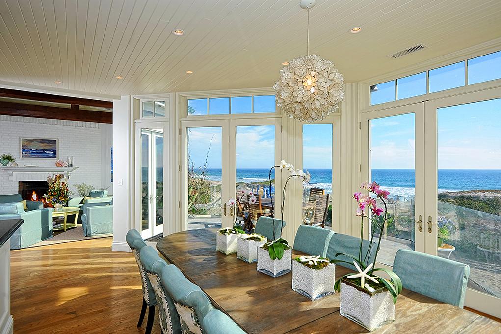 Breakfast dining area - Madeline's beach house in Big Little Lies is a vacation rental in Malibu...come see the oceanfront house tour with Big Little Lies: Madeleine's Beach House Photos! #reesewitherspoon #biglittlelies