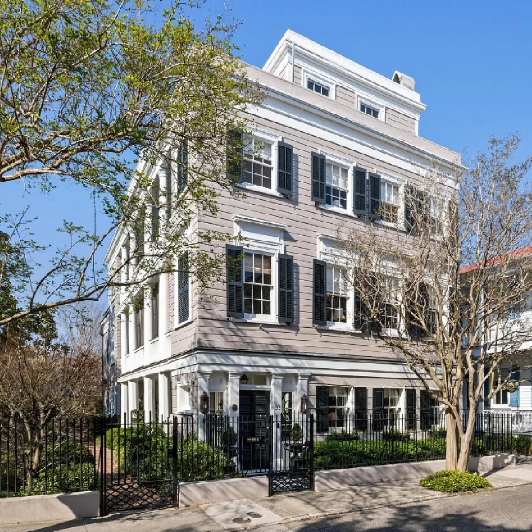 Charleston's Dewar-Lee-Pringle historic mansion built in 1762 at 92 Tradd St. #charlestonexterior