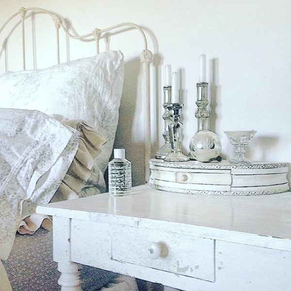 Swedish style, Scandinavian mood, and Nordic French decor lovers rejoice - this gorgeous white space by My Petite Maison is serenely inspiring!