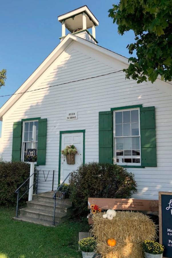 Autumn inspiration, Fall farmhouse style decor, vintage wares, and handmade treasures mingle at Main Street Market (Urban Farmgirl) in Belvidere, Illinois - Hello Lovely Studio. #fleamarket #farmhousestyle #vintage #junkin