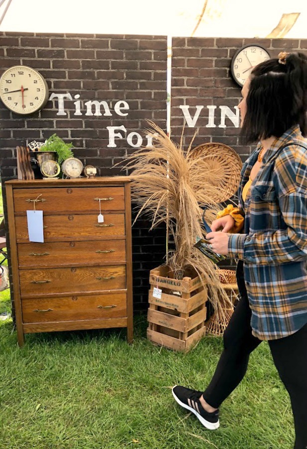 Autumn inspiration, Fall farmhouse style decor, vintage wares, and handmade treasures mingle at Main Street Market (Urban Farmgirl) in Belvidere, Illinois - Hello Lovely Studio. #fleamarket #farmhousestyle #vintage #junkin