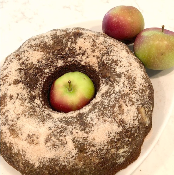 Recipe for easy homemade cinnamon cider donut cake from Hello Lovely Studio. #applecidercake #donutcake #applerecipe #applecake