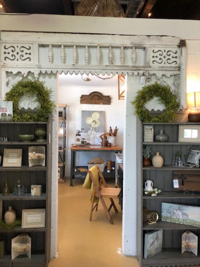 Mercantile 1858 is a lovely shop in Franklin, Tennessee with vintage and farmhouse style decor - Hello Lovely Studio. CLICK OVER to my place to discover 4 Charming Franklin Tennessee Shops for Vintage, Antiques & Farmhouse Decor Finds!