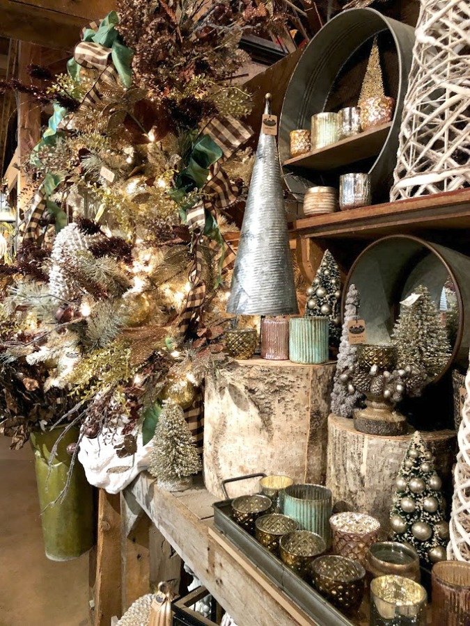 Fall decor inspiration from an apple orchard in Poplar Grove, IL (Edward's) - autumn magic in the heartland is hard to beat! Hello Lovely Studio. #falldecor #autumn #farmhousestyle #countrystyle #rusticdecor