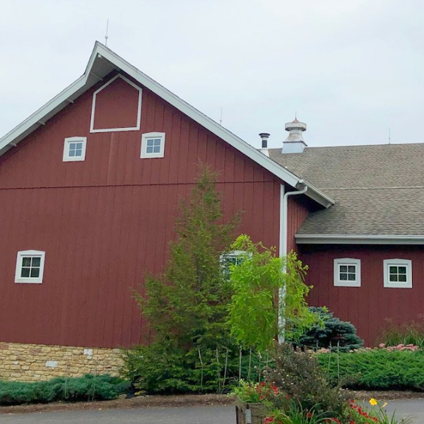 Fall decor inspiration from an apple orchard in Poplar Grove, IL (Edward's) - autumn magic in the heartland is hard to beat! Hello Lovely Studio. #falldecor #autumn #farmhousestyle #countrystyle #rusticdecor