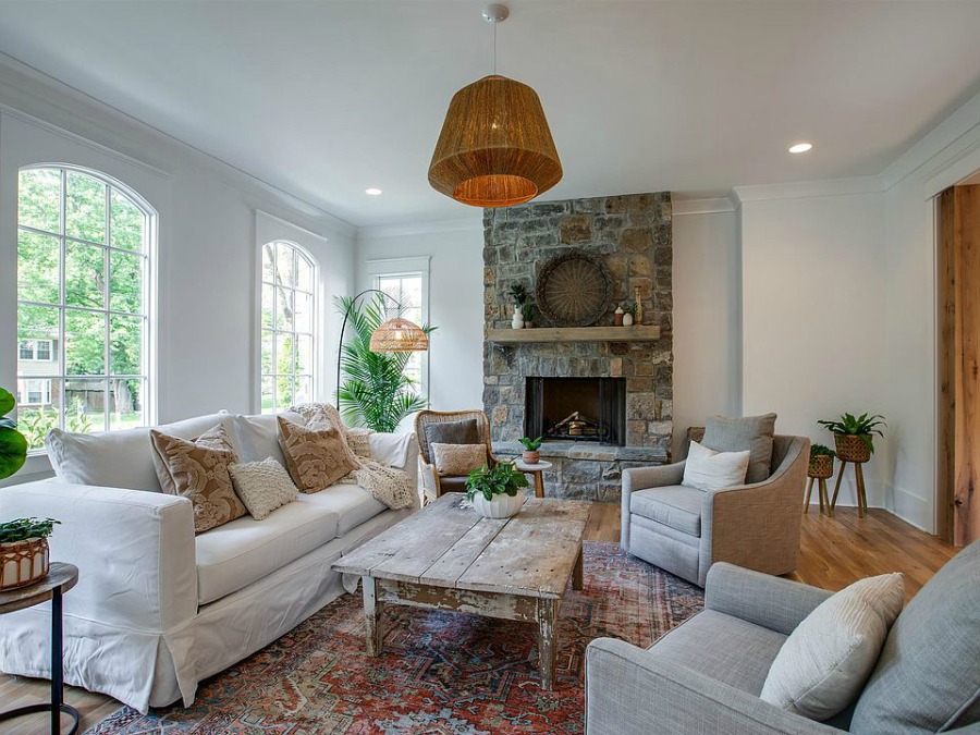 A charming cottage in historic downtown Franklin inspires with its vintage style and is surprisingly brand new construction from Garden Gate Homes. Dramatic arches! Come see the home tour on Hello Lovely Studio.