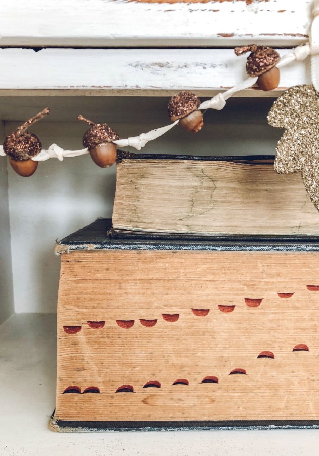 Autumn decor and Fall DIY craft ideas including wreaths with acorns and twigs are in the mix on Hello Lovely Studio! #falldecor #easydiy #fallgarland #fallmantel #tablescapeideas