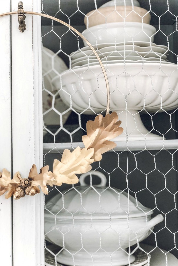 Autumn decor and Fall DIY craft ideas including wreaths with acorns and twigs are in the mix on Hello Lovely Studio! #falldecor #easydiy #fallgarland #fallmantel #tablescapeideas