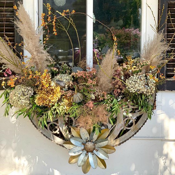 Gorgeous fall floral window box inspiration from The Flower Theory in Danville, CA. #theflowertheory #florist #windowbox #fallinspiration