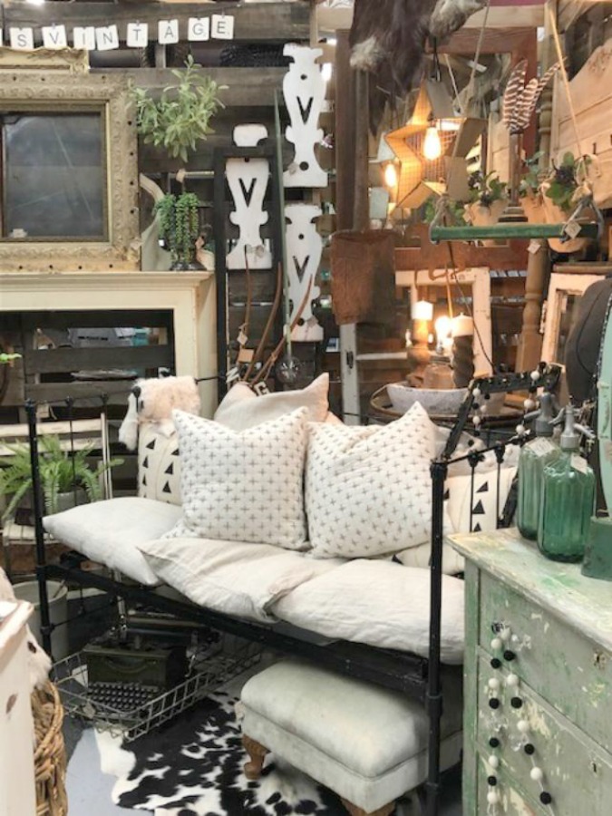 Rustic farmhouse decor, vintage flea market treasures, and LOVELY Fall and Autumn inspiration are flowing as I take you shopping with me for country goodness in the Northern Illinois and Southern Wisconsin. Hello Lovely Studio. #farmhousestyle #rusticdecor #countryhomes #fleamarket