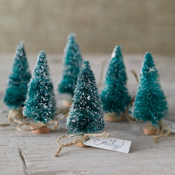 Brush tree place holders for holiday tablescapes and Christmas decor. #brushtrees #holidaydecor #placeholders