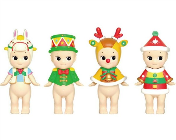 Christmas Sonny Angels will bring smiles and delight at the holidays. #sonnyangels #christmasdecor #cupie #whimsicaldecor