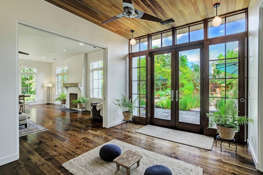 Minimal and modern Belgian design in an exquisite Houston home by Southampton Homes. #belgianstyle #modernbelgian #interiordesign