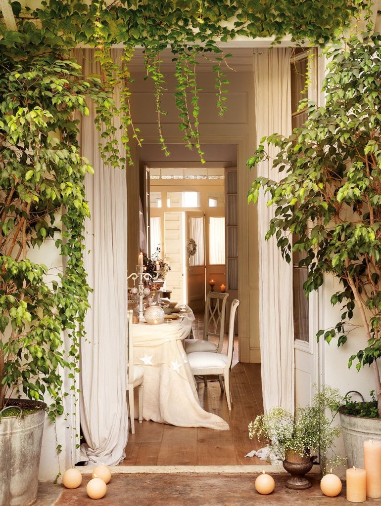 A beautifully restored 1864 home on the Maresme Coast of Spain is decorated in whites for Christmas. #christmasdecor #housetour #whitechristmas #romanticchristmas #frenchcountry #frenchchristmas #whitedecor