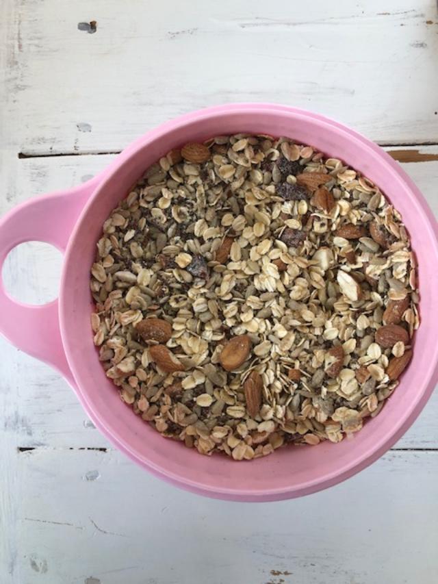 Gluten free bread with no need to fuss or knead! My Easy Healthy Flourless Bread Recipe to Seeds the Day in case you love nutritious yum! #hellolovelystudio #breadrecipe #glutenfreebread #flourlessbread #healthyrecipe