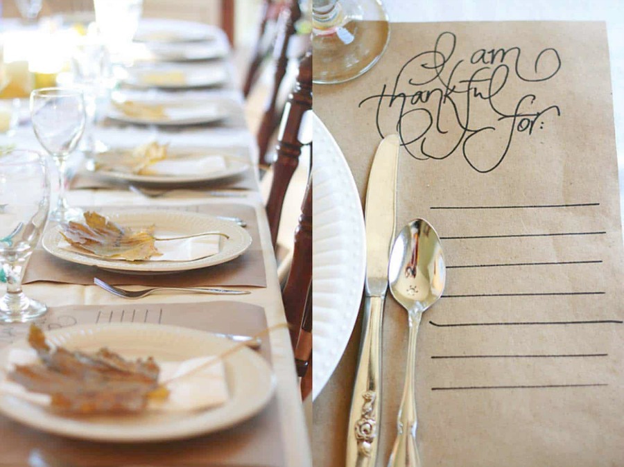 Beautiful and simple Thanksgiving table setting idea with kraft paper - Skies of Parchment. #thanksgiving #tablescape #tablesetting #tabledecor